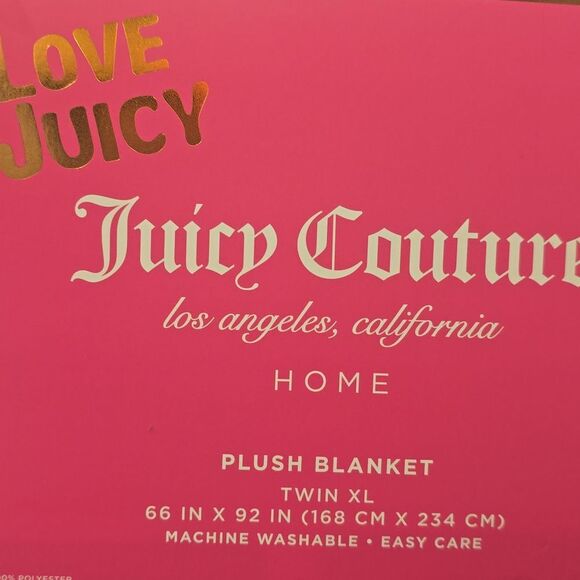 Juicy Couture Home JC Logo Lipstick and Heart Design Twin XL Plush Blanket - Picture 5 of 6